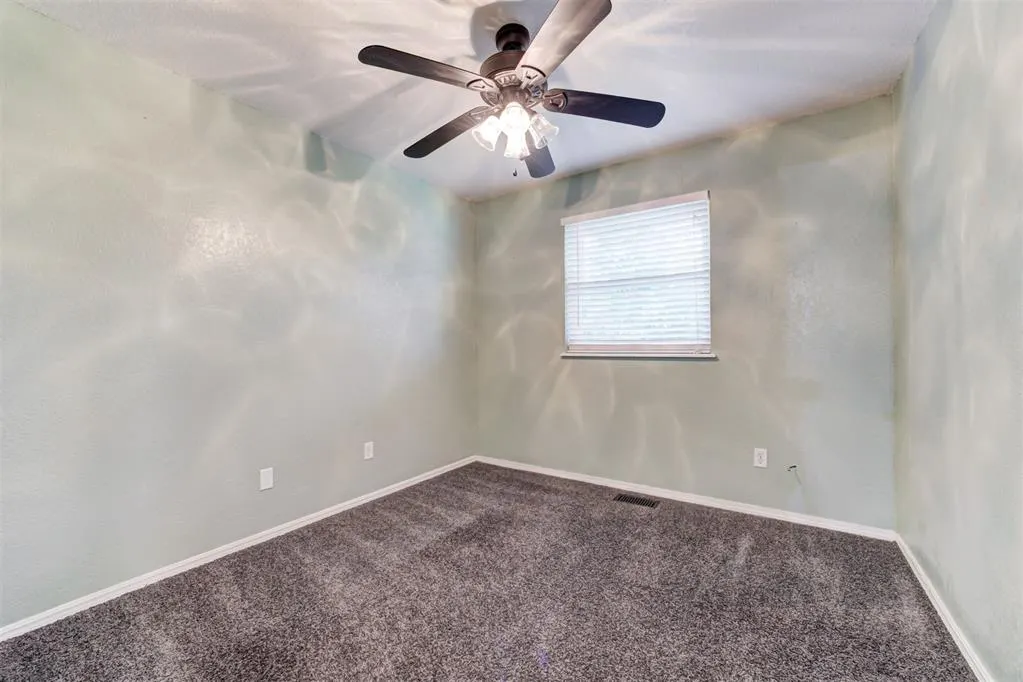 Photo 18 — 10904 N Blackwelder Avenue, Oklahoma City, OK 73120