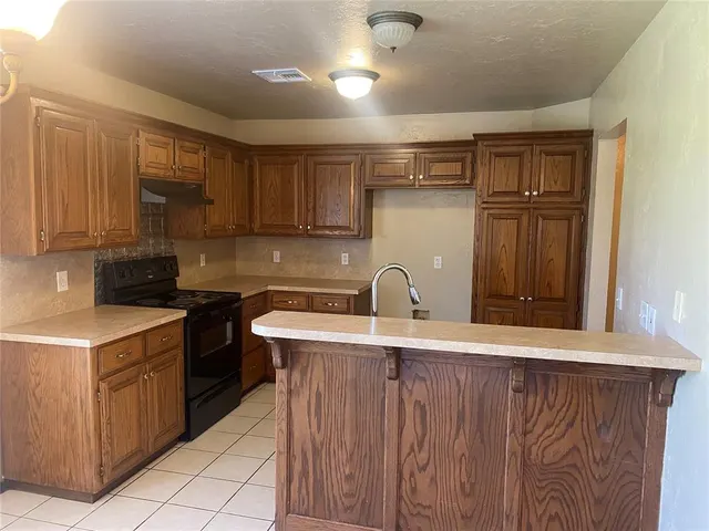 Photo 3 — 1026 Dustin Drive, Edmond, OK 73003