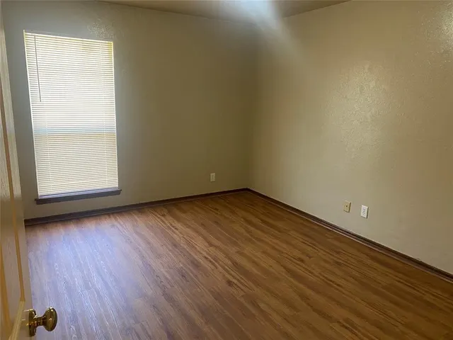 Photo 5 — 1026 Dustin Drive, Edmond, OK 73003