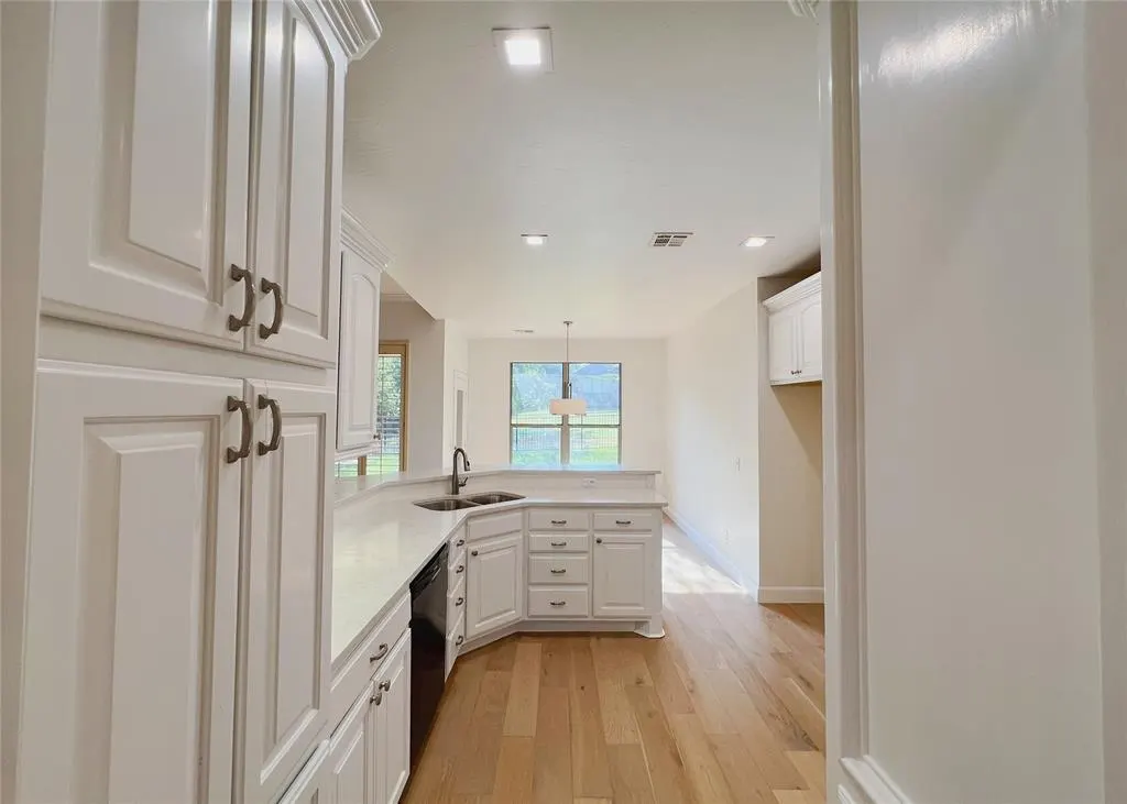 Photo 12 — 3124 Viewmont Court, Edmond, OK 73003