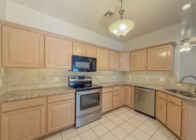 Photo 3 — 1928 NW 157th Street, Edmond, OK 73013
