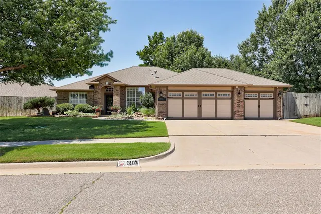 Photo 2 — 3117 Brighton Place, Yukon, OK 73099