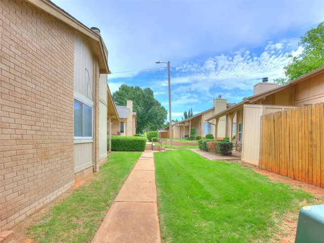Photo 5 — 9636 N Hefner Village Boulevard, Oklahoma City, OK 73162