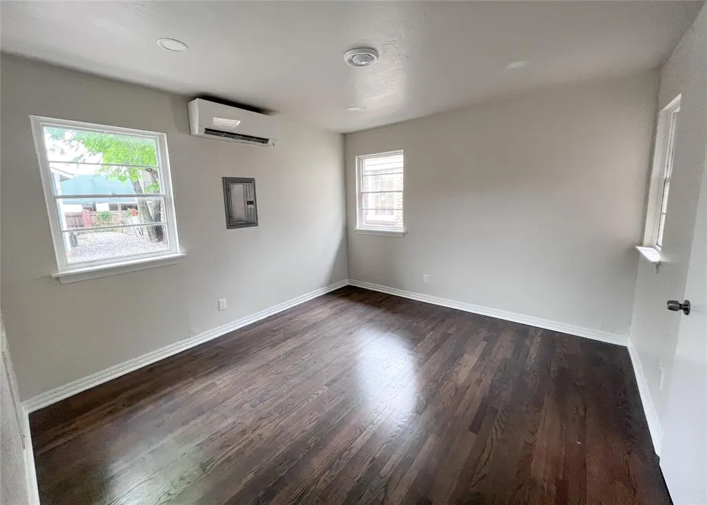 Photo 9 — 221 NE 26th Street B, Oklahoma City, OK 73105