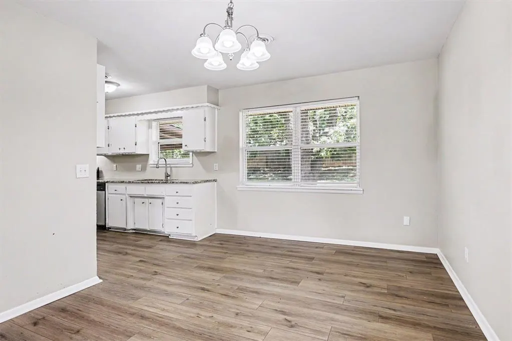 Photo 4 — 3320 Meadowbrook Drive, Oklahoma City, OK 73110