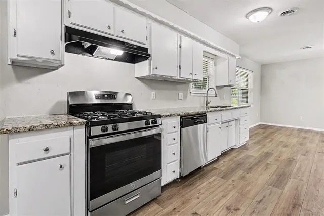 Photo 6 — 3320 Meadowbrook Drive, Oklahoma City, OK 73110