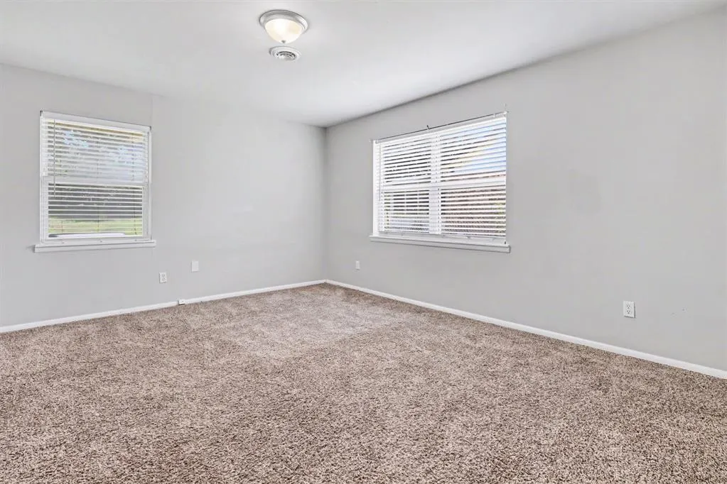 Photo 8 — 3320 Meadowbrook Drive, Oklahoma City, OK 73110