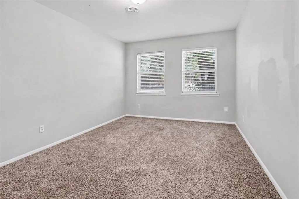 Photo 11 — 3320 Meadowbrook Drive, Oklahoma City, OK 73110