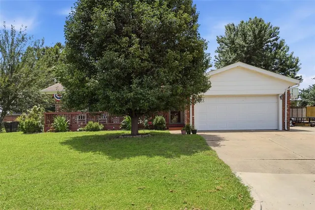 Photo 2 — 122 Sooner Drive, Stroud, OK 74079