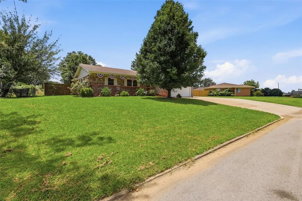 Photo 4 — 122 Sooner Drive, Stroud, OK 74079