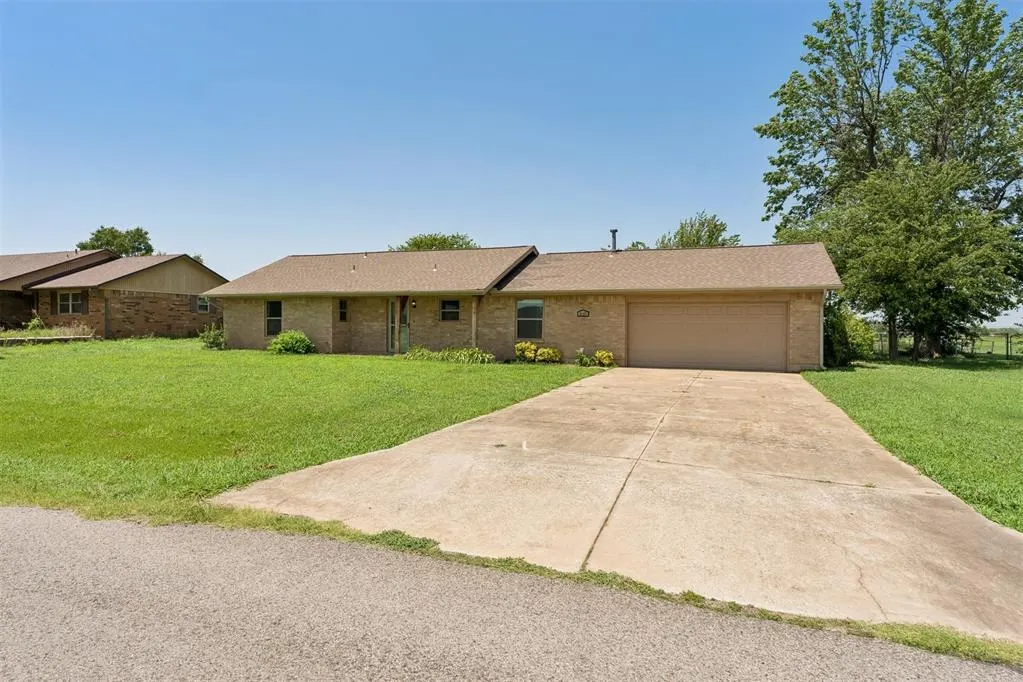 Photo 3 — 2127 NE Van Buren Avenue, Piedmont, OK 73078