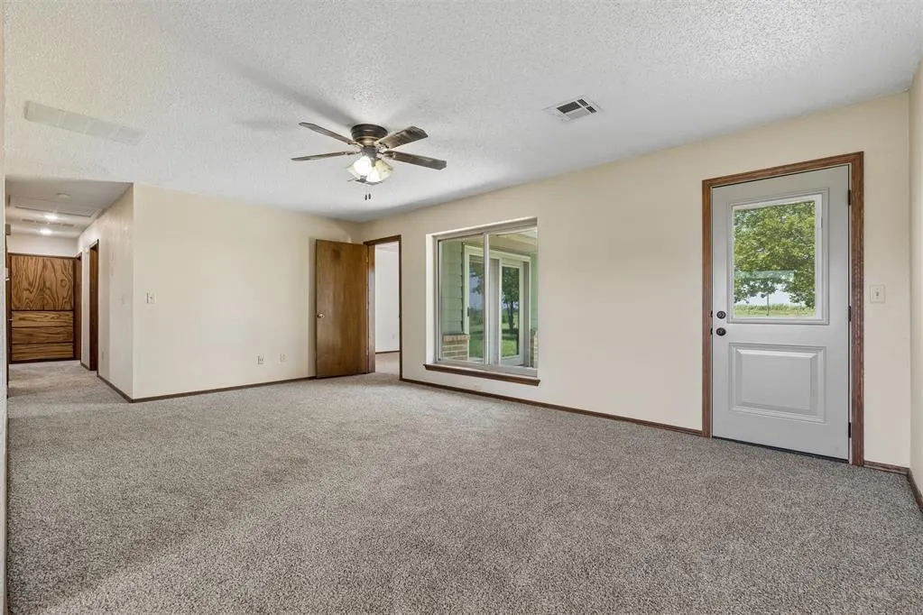 Photo 11 — 2127 NE Van Buren Avenue, Piedmont, OK 73078