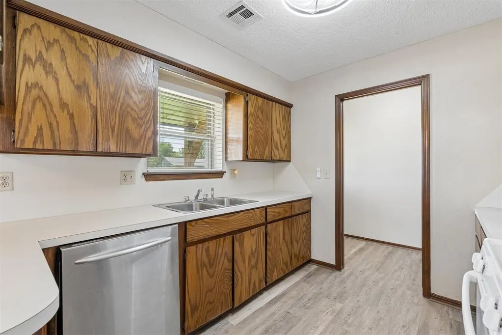 Photo 17 — 2127 NE Van Buren Avenue, Piedmont, OK 73078