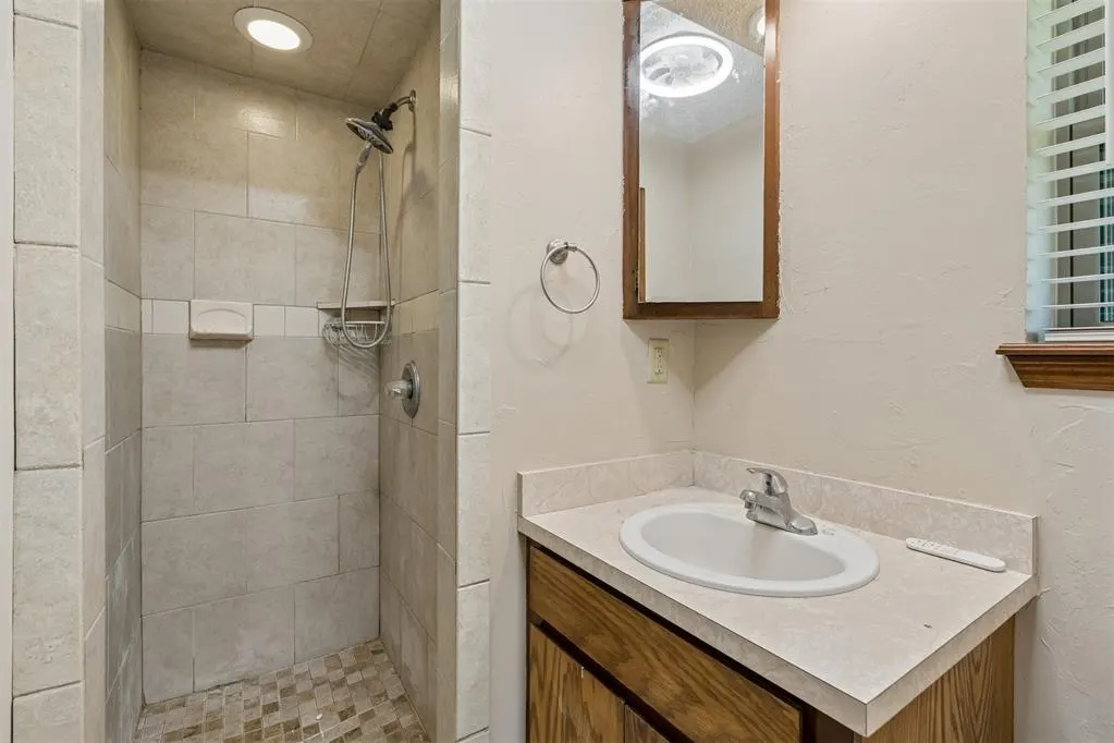 Photo 25 — 2127 NE Van Buren Avenue, Piedmont, OK 73078