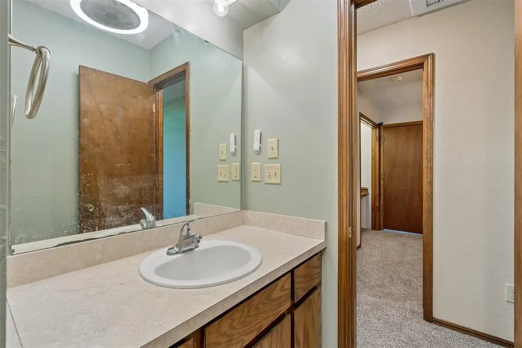 Photo 38 — 2127 NE Van Buren Avenue, Piedmont, OK 73078