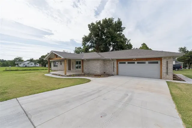 Photo 4 — 20699 Hensel Street, Harrah, OK 73045