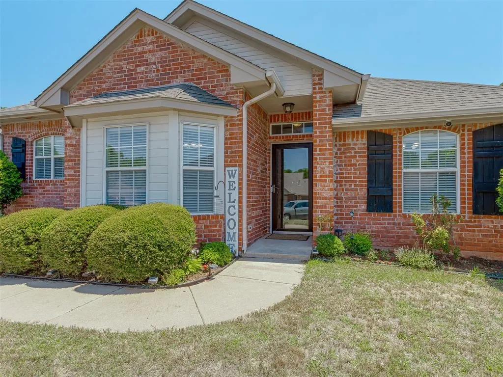 Photo 4 — 700 Taber Lane, Edmond, OK 73003