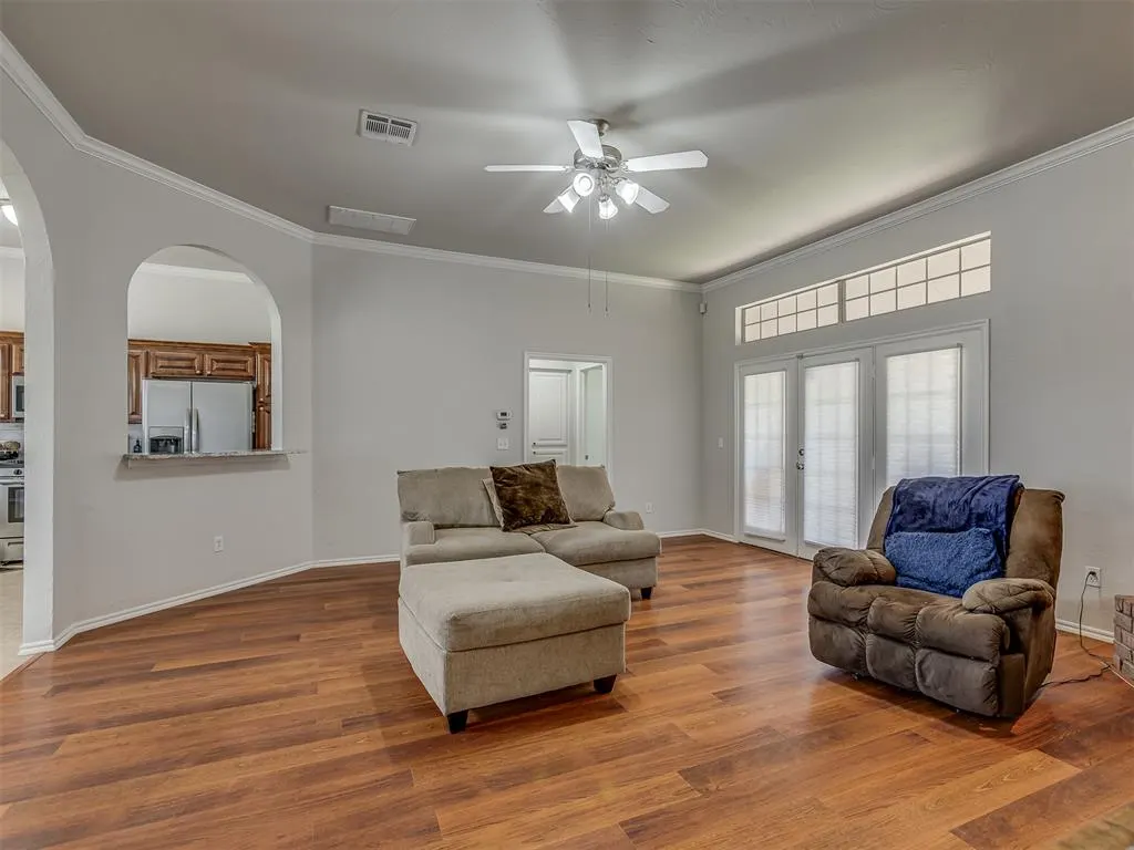 Photo 9 — 700 Taber Lane, Edmond, OK 73003