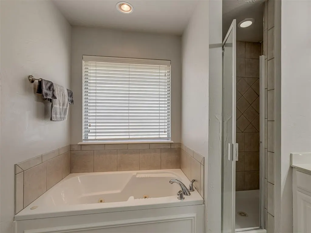 Photo 30 — 700 Taber Lane, Edmond, OK 73003