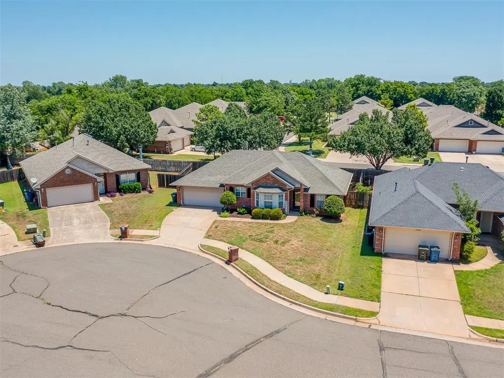 Photo 48 — 700 Taber Lane, Edmond, OK 73003