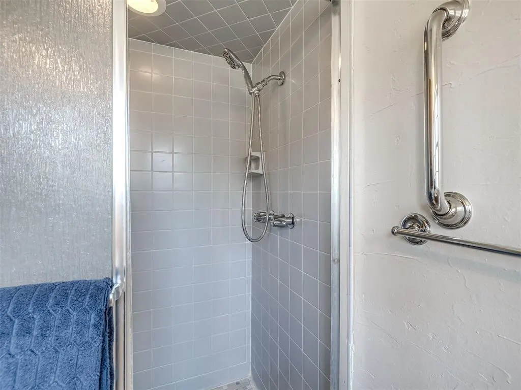 Photo 33 — 222 Shadybrook Place, Midwest City, OK 73110
