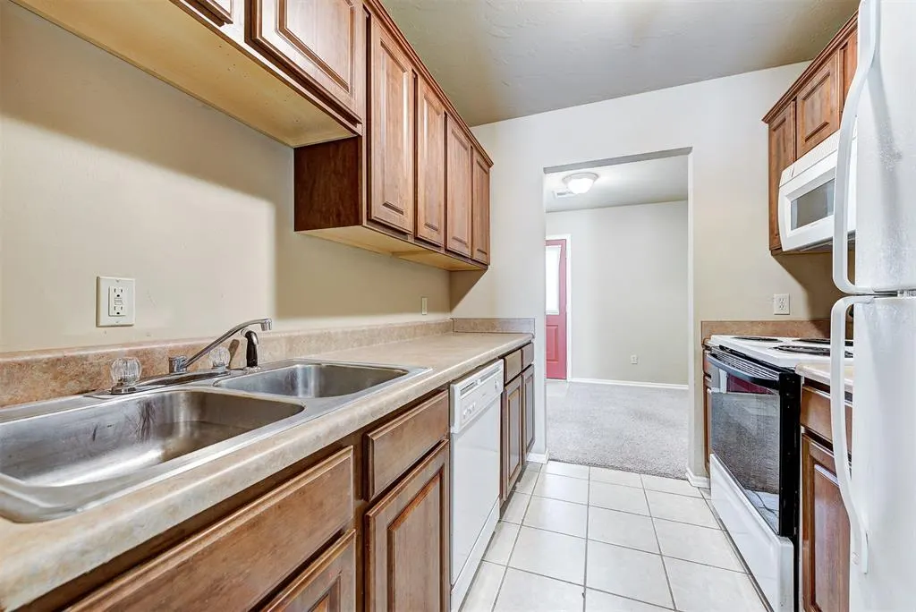 Photo 9 — 713 S Locust Street 713-725, Guthrie, OK 73044