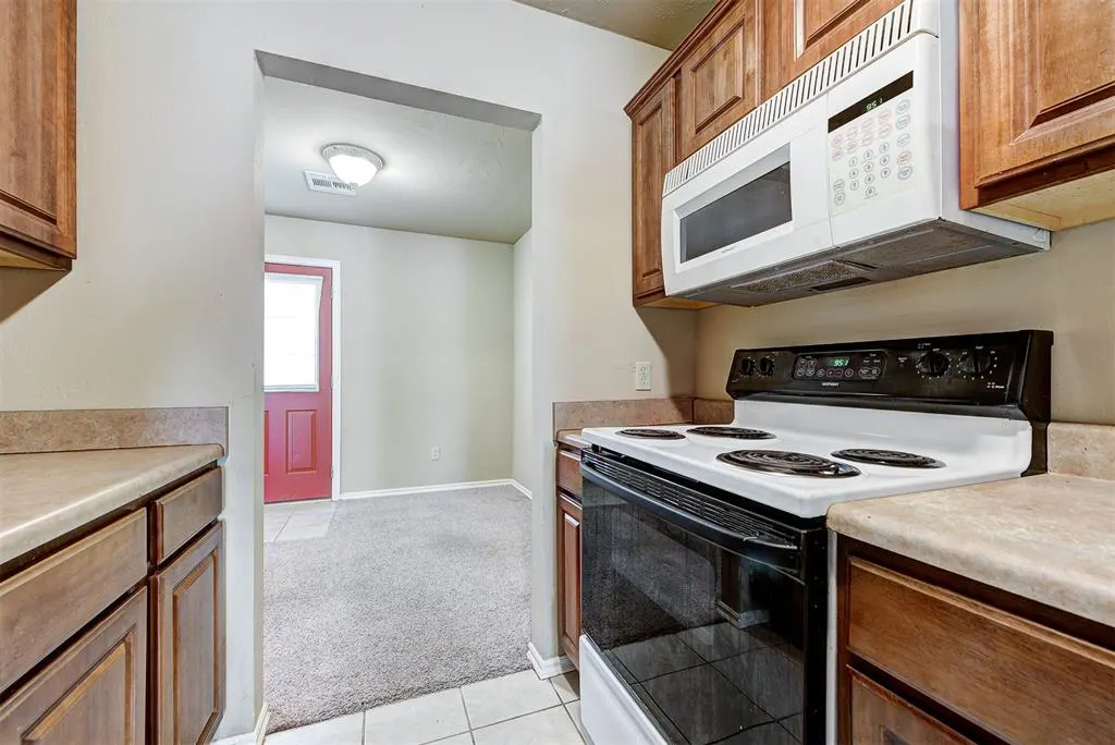 Photo 10 — 713 S Locust Street 713-725, Guthrie, OK 73044