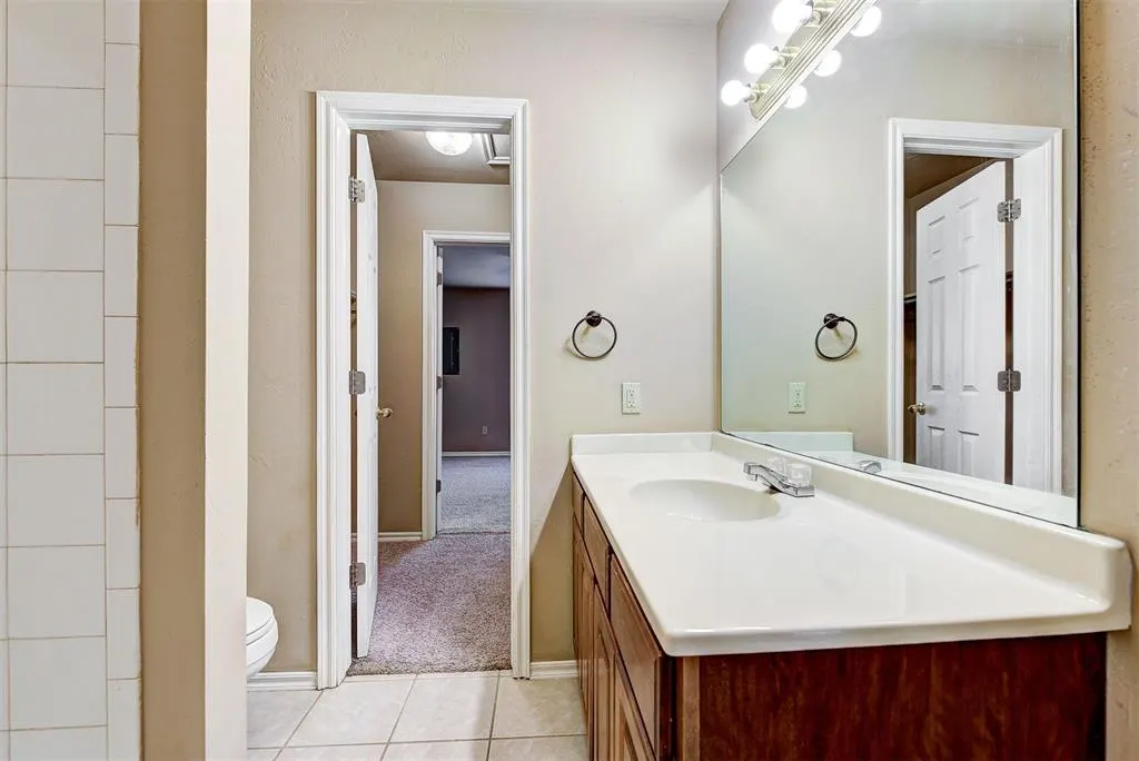 Photo 19 — 713 S Locust Street 713-725, Guthrie, OK 73044