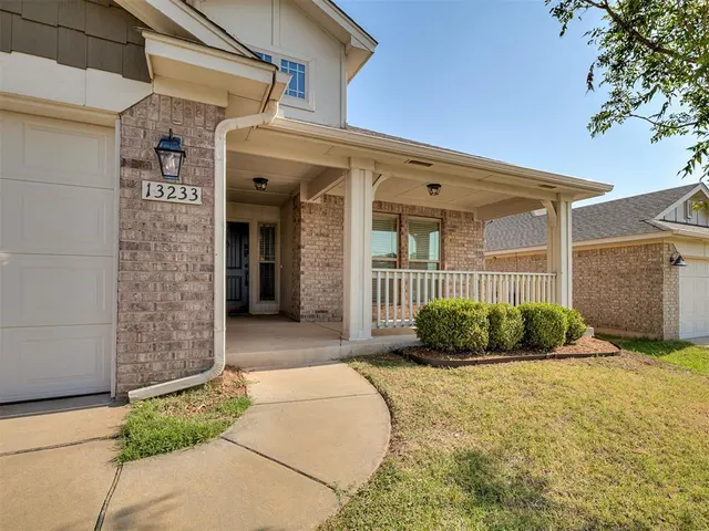 Photo 3 — 13233 SW 3rd Street, Yukon, OK 73099