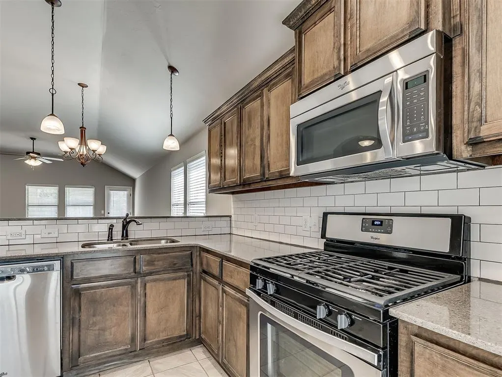 Photo 16 — 13233 SW 3rd Street, Yukon, OK 73099