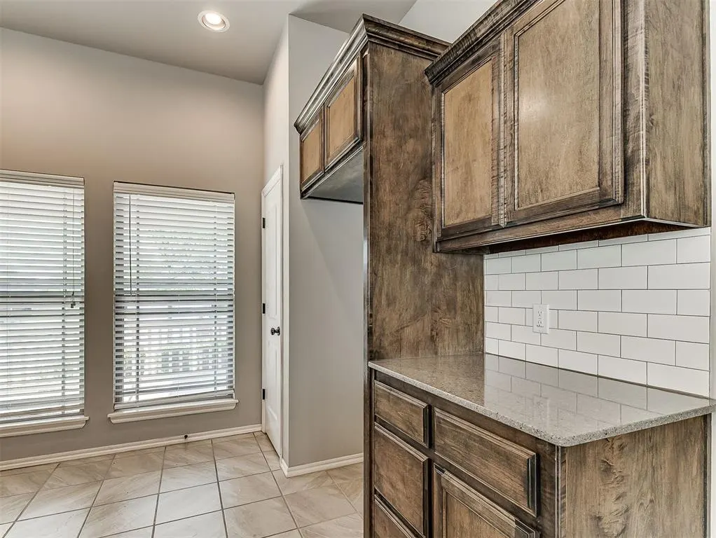 Photo 18 — 13233 SW 3rd Street, Yukon, OK 73099