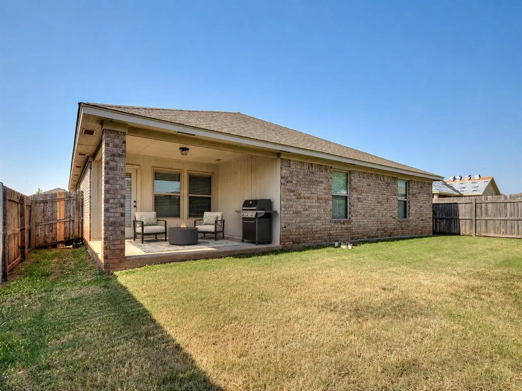 Photo 37 — 13233 SW 3rd Street, Yukon, OK 73099