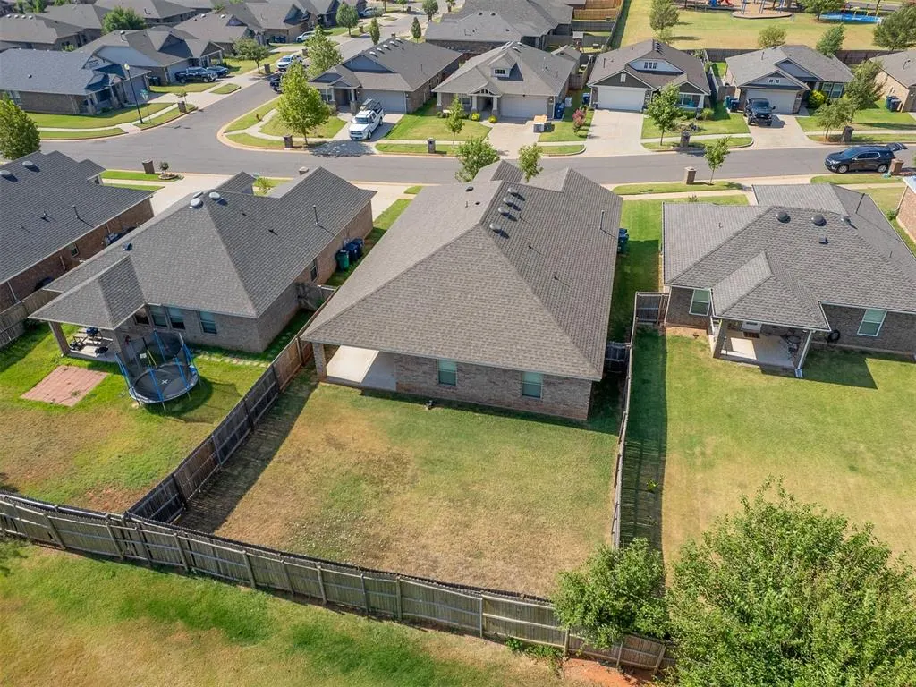 Photo 41 — 13233 SW 3rd Street, Yukon, OK 73099