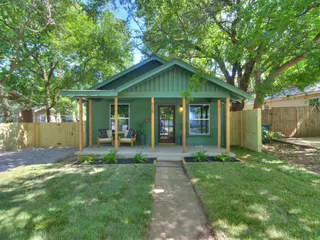 Sold home at 625 W Comanche Street
