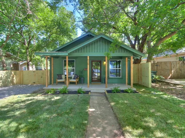 Front exterior — 625 W Comanche Street, Norman, OK 73069