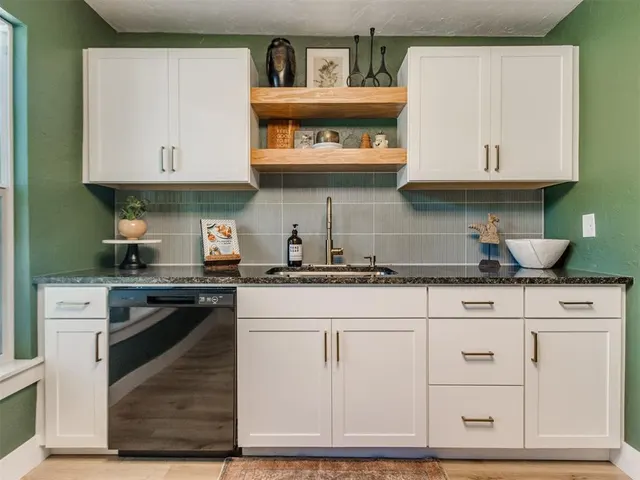 Photo 3 — 625 W Comanche Street, Norman, OK 73069