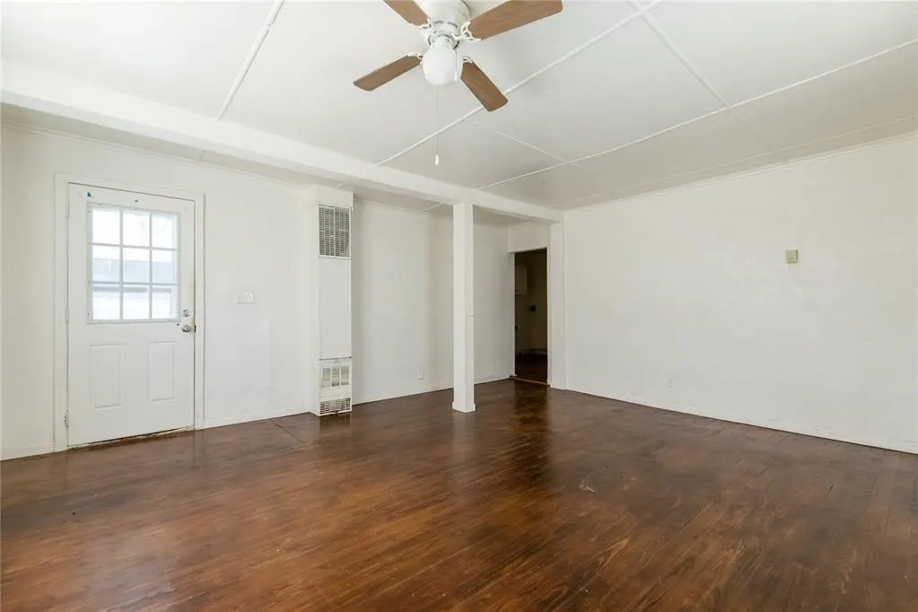 Photo 3 — 1204 W B Avenue, Elk City, OK 73644