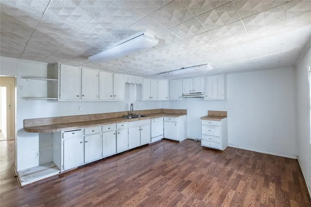 Photo 4 — 1204 W B Avenue, Elk City, OK 73644