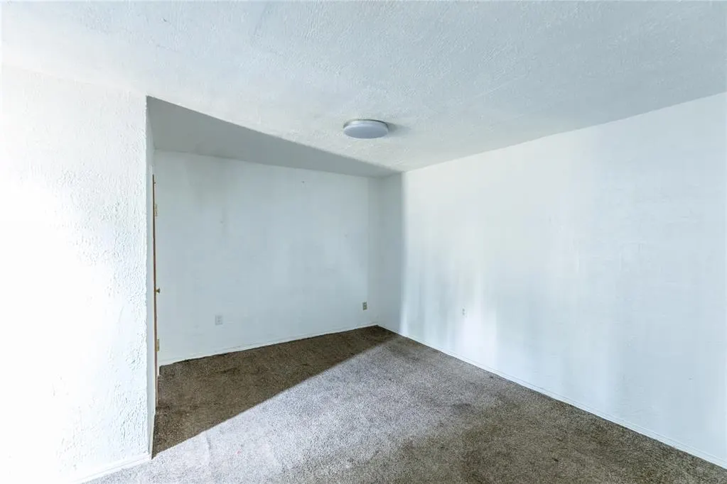 Photo 5 — 1204 W B Avenue, Elk City, OK 73644