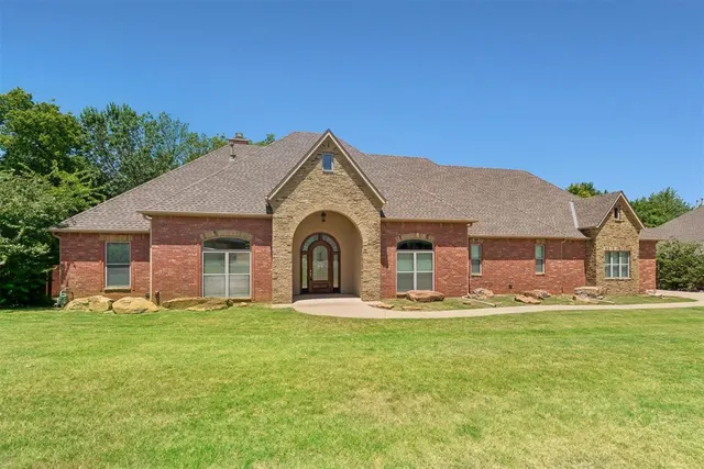 Photo 2 — 18465 N Antler Way, Edmond, OK 73012