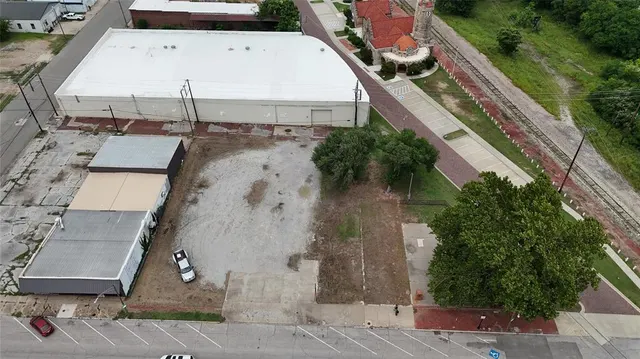 Photo 3 — 524 E Main, Shawnee, OK 74801