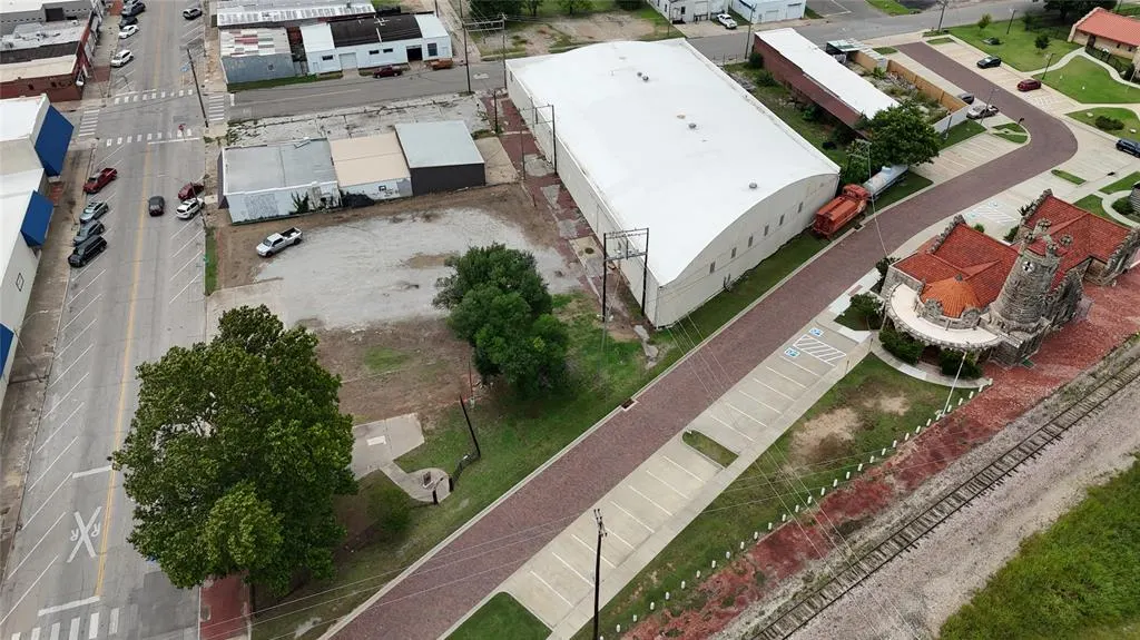 Photo 5 — 524 E Main, Shawnee, OK 74801
