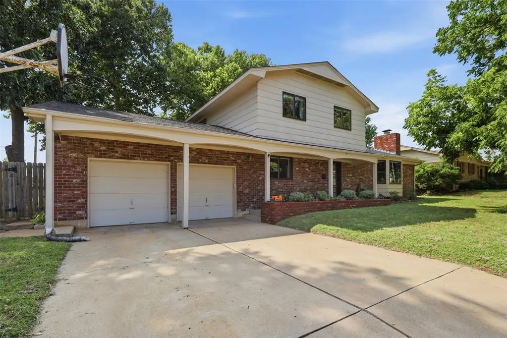 Front exterior — 1124 N Lincoln Street, Stillwater, OK 74075