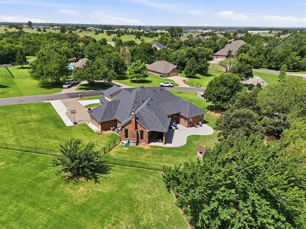 Photo 37 — 8321 Venezia Lane, Edmond, OK 73034