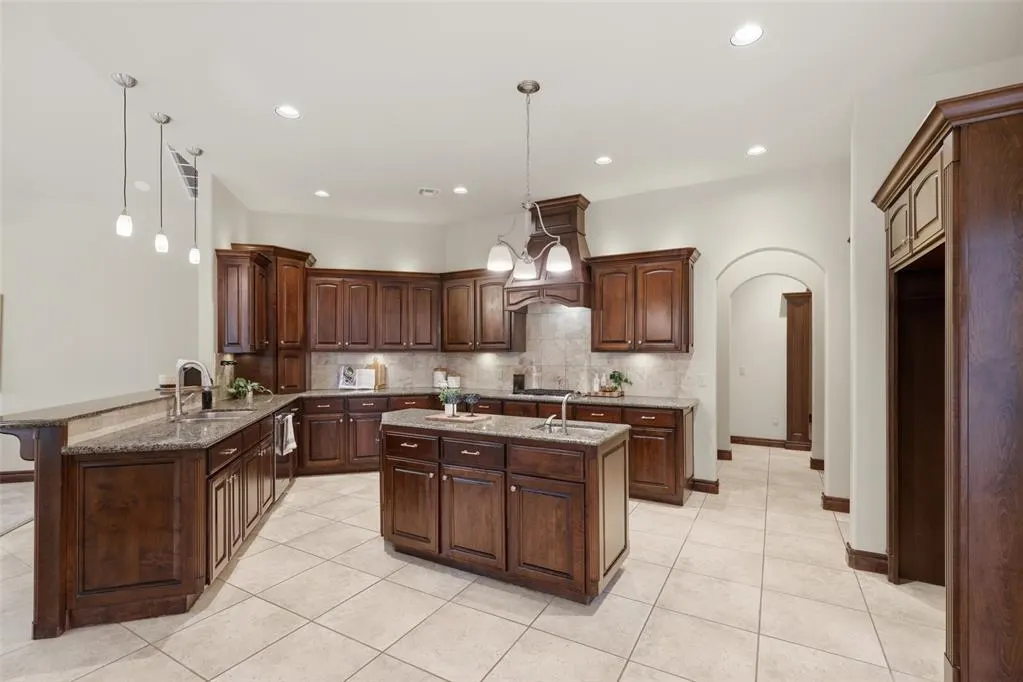 Photo 10 — 8321 Venezia Lane, Edmond, OK 73034