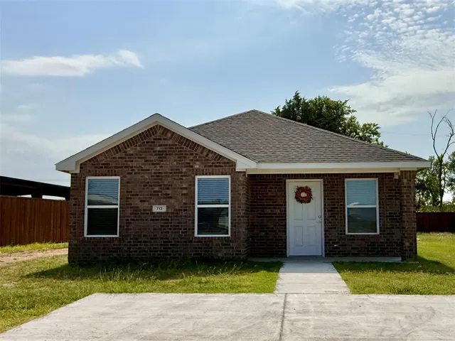 Front exterior — 713 N elm Street, Seminole, OK 74868