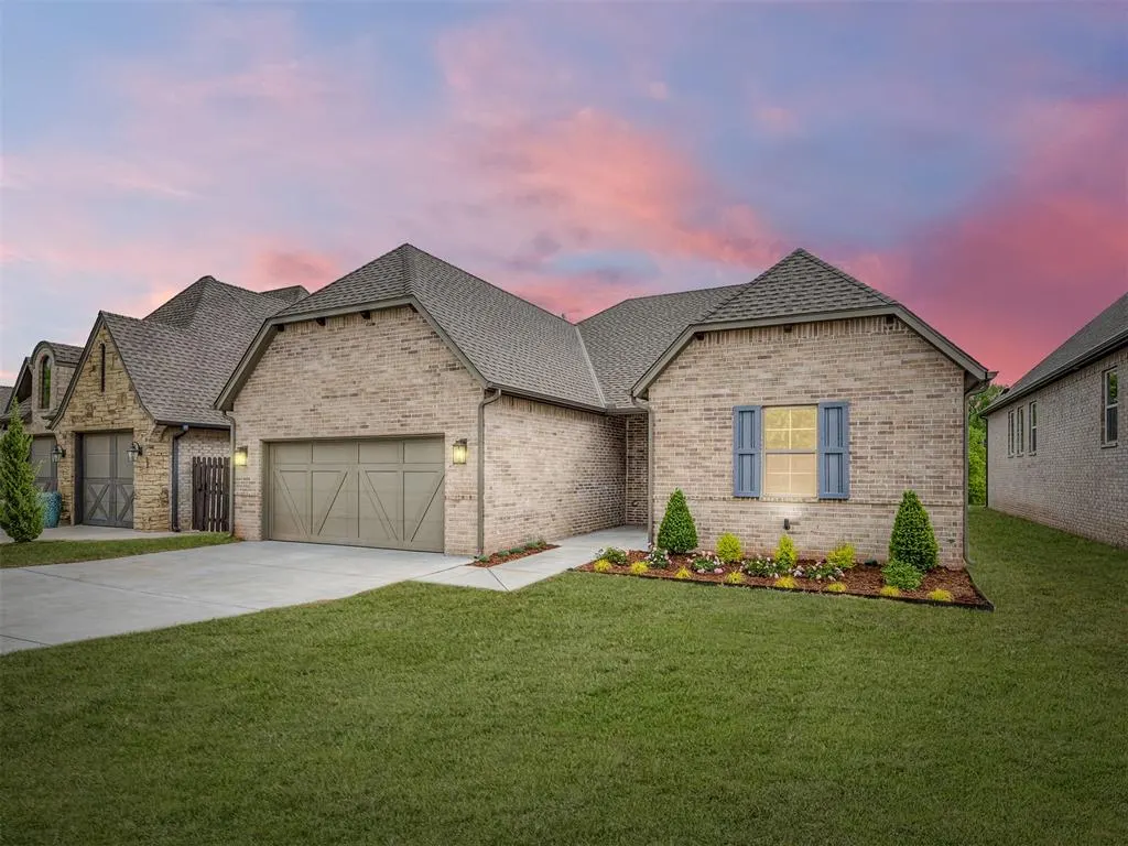Photo 2 — 2600 Woods Edge Drive, Edmond, OK 73034