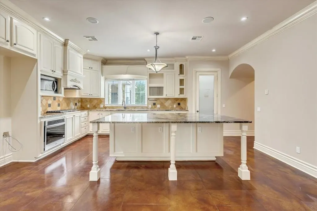 Photo 12 — 14000 Edmond Lake Drive, Jones, OK 73049