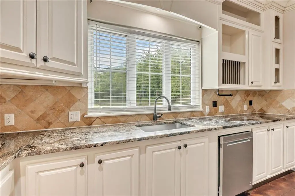 Photo 14 — 14000 Edmond Lake Drive, Jones, OK 73049