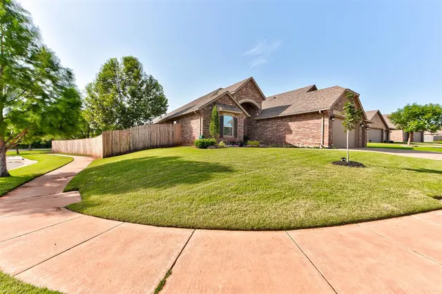 Front exterior — 11412 NW 132nd Terrace, Piedmont, OK 73078